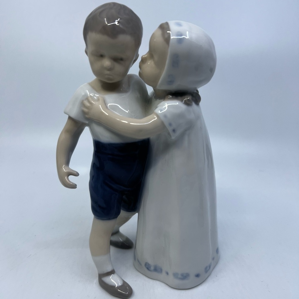 Bing & Grondhal Figurine Love Refused 1614 Copenhagen Denmark Read
